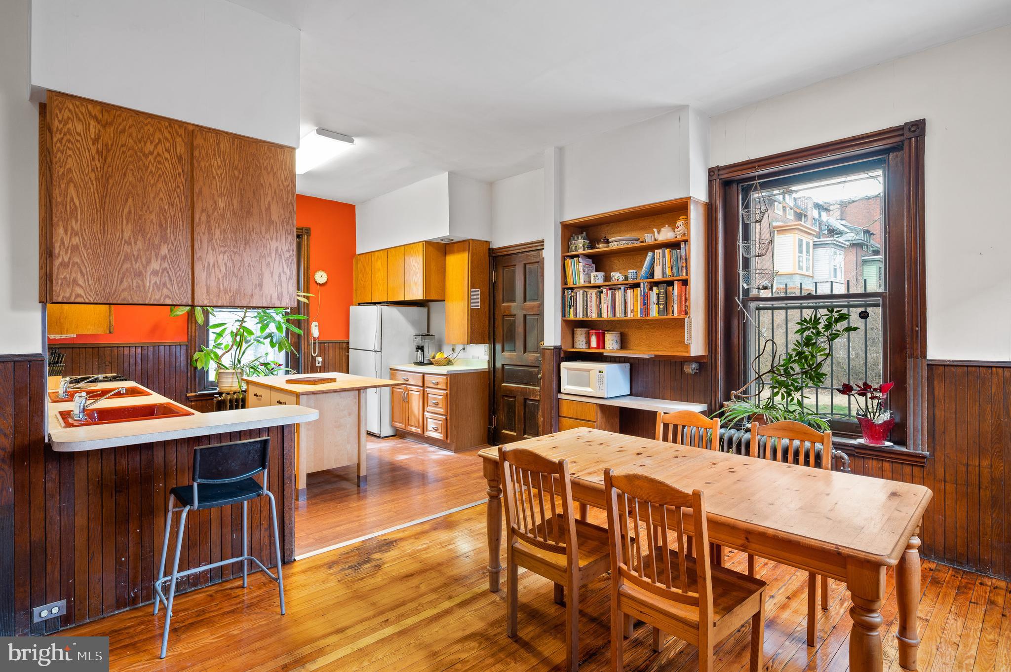 UNIVERSITY CITY - Residential