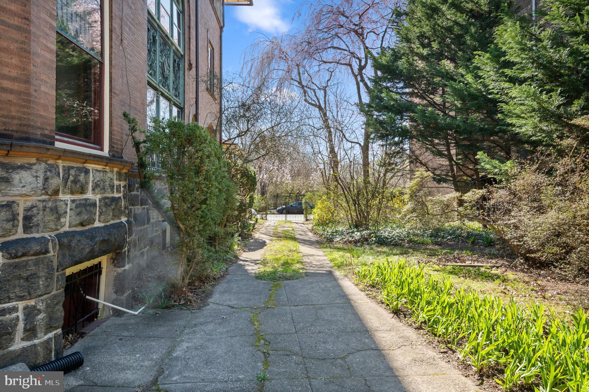 UNIVERSITY CITY - Residential