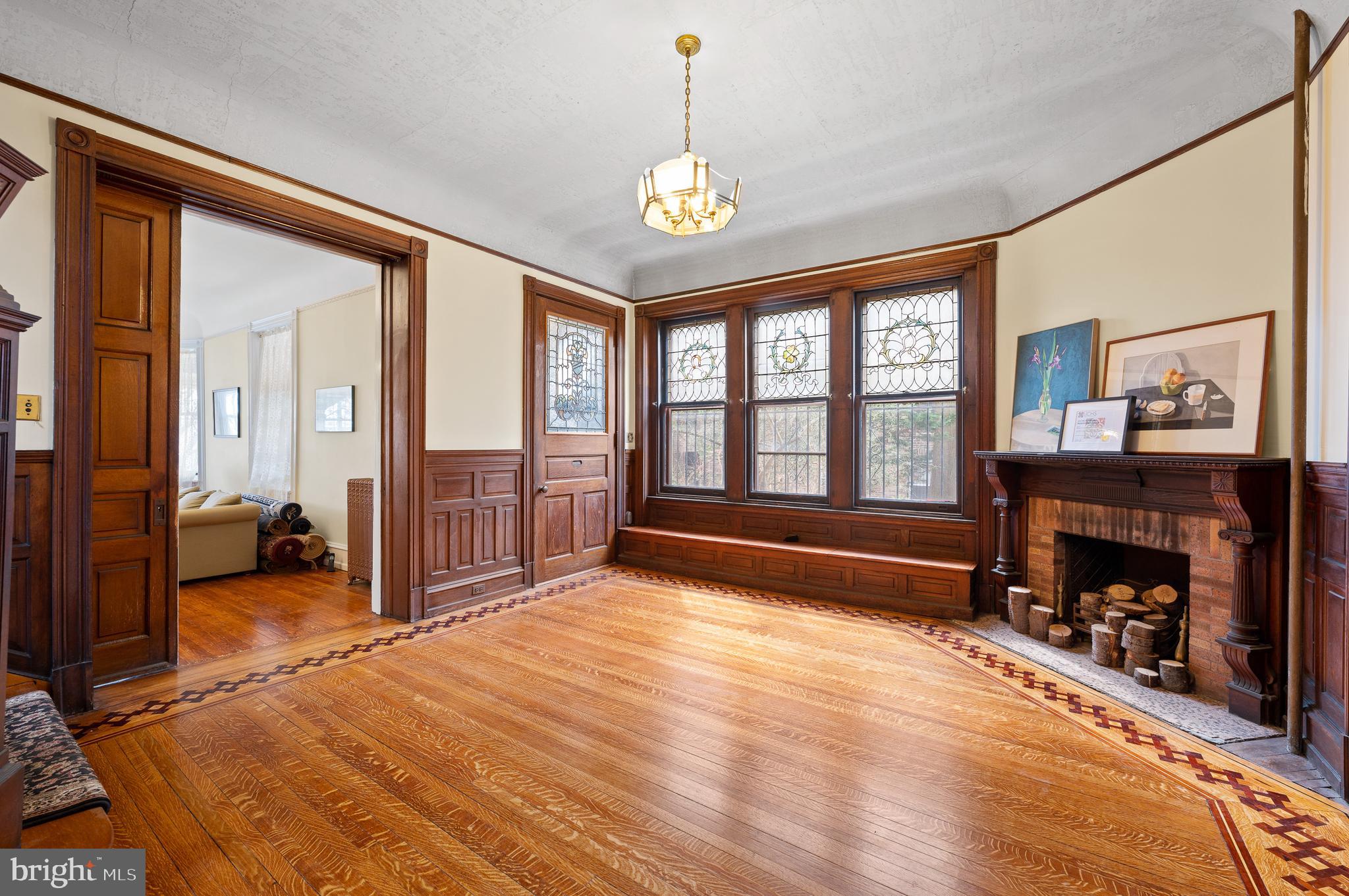 UNIVERSITY CITY - Residential