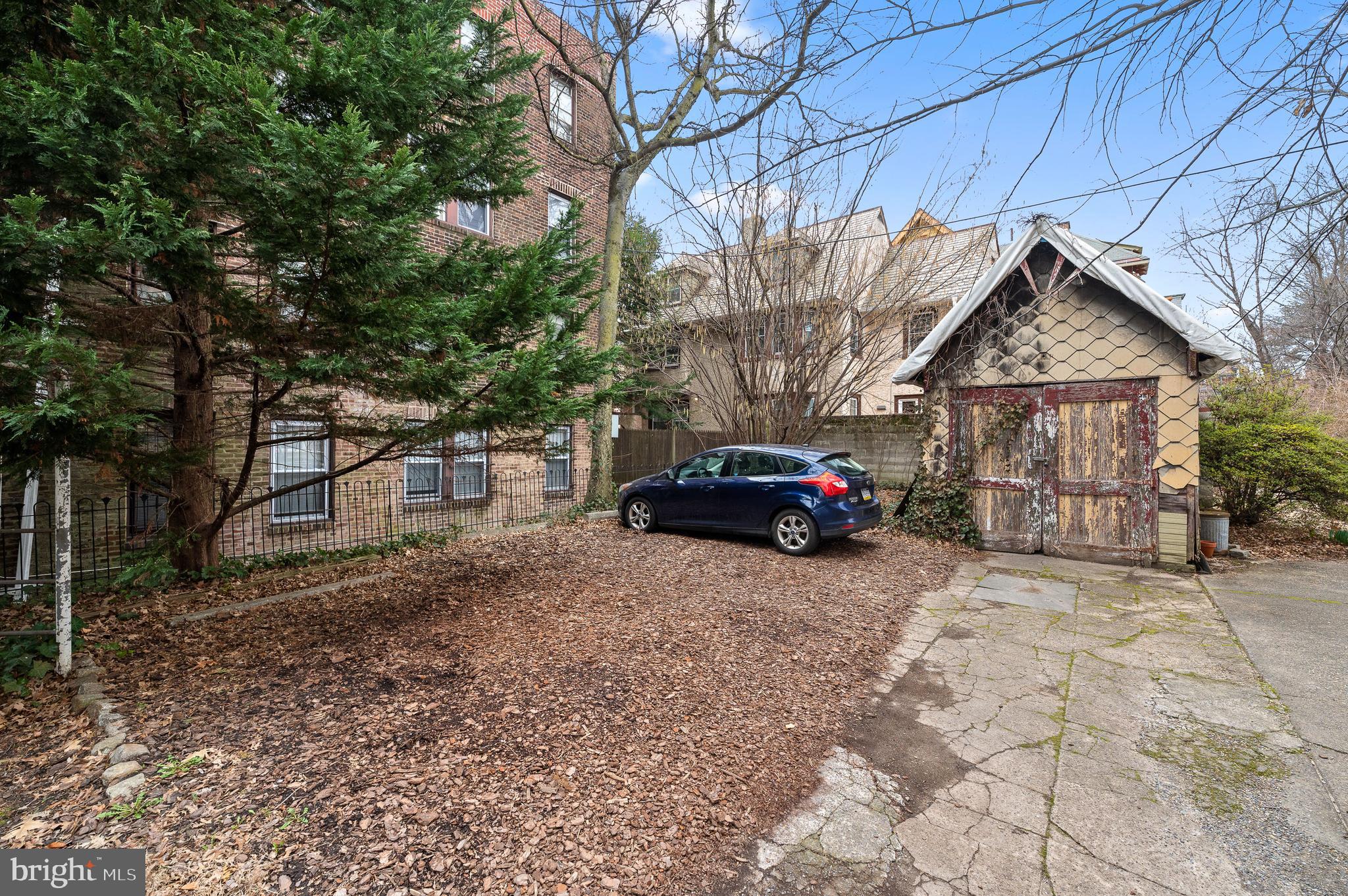 UNIVERSITY CITY - Residential