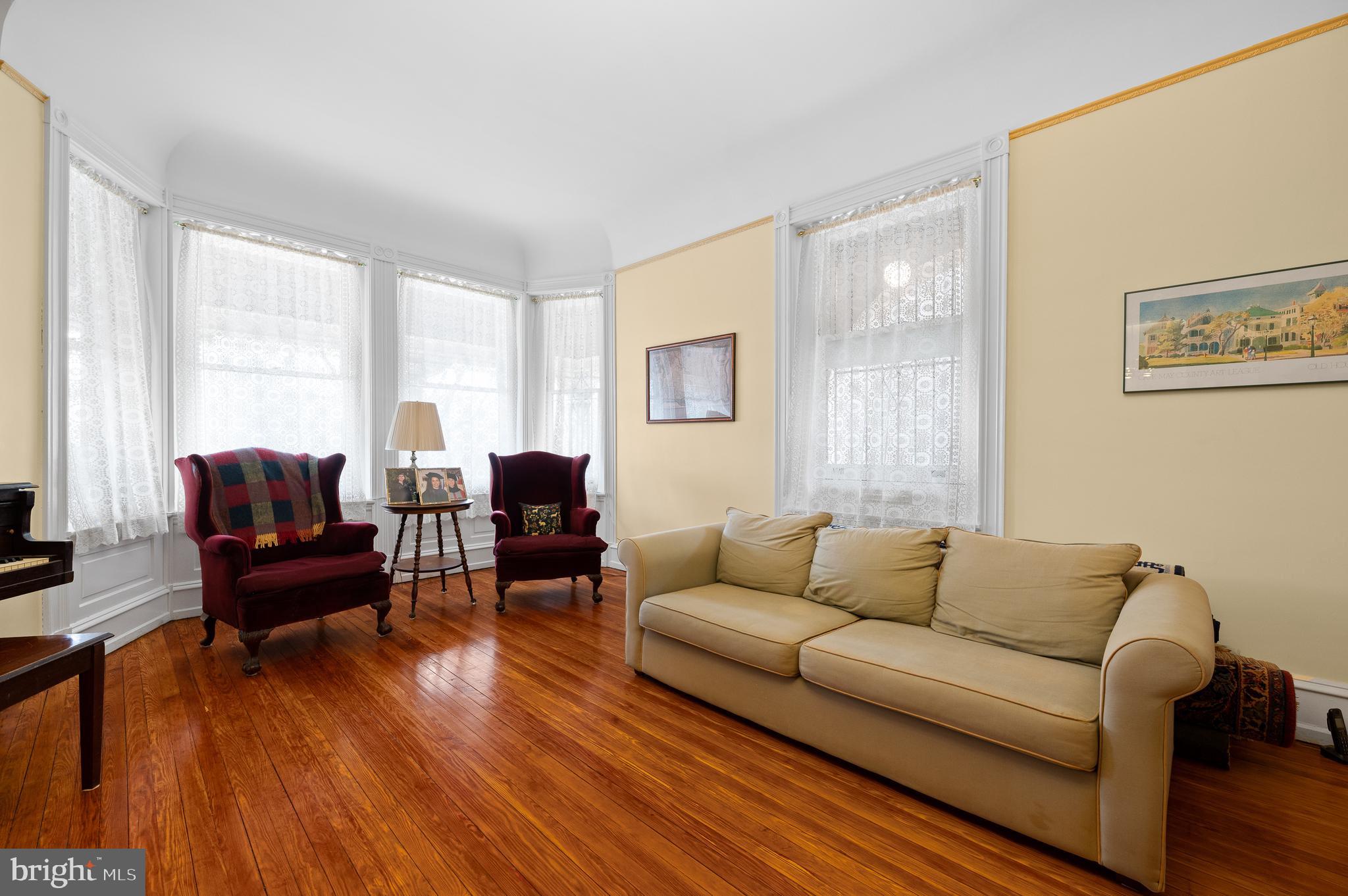 UNIVERSITY CITY - Residential