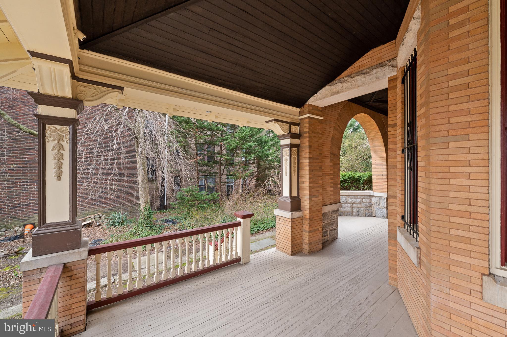 UNIVERSITY CITY - Residential