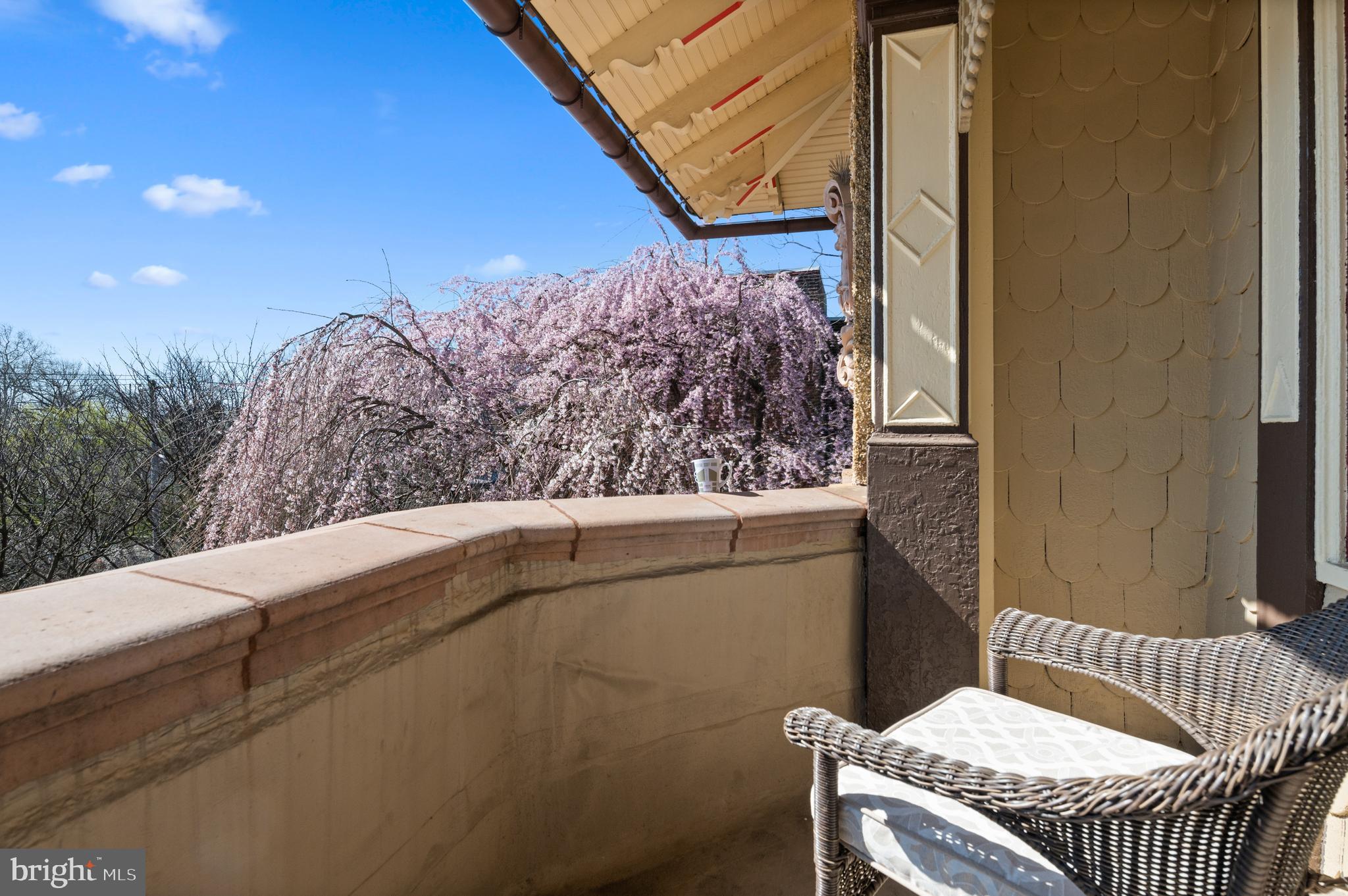 UNIVERSITY CITY - Residential