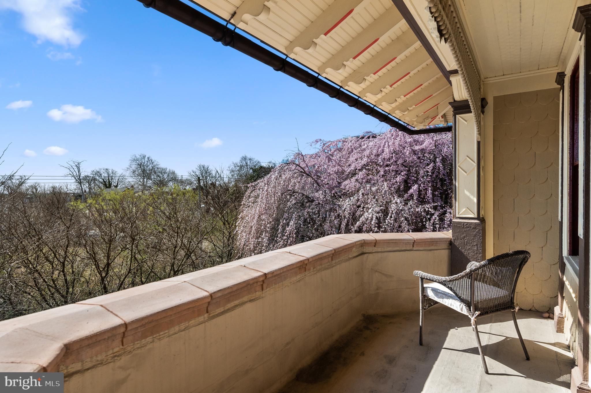 UNIVERSITY CITY - Residential