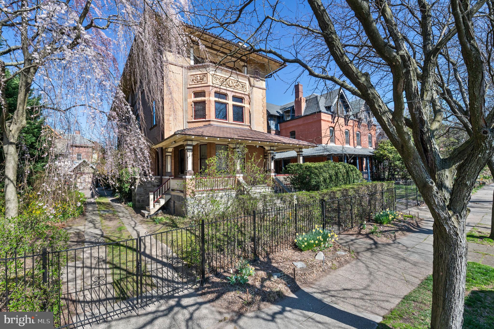 UNIVERSITY CITY - Residential