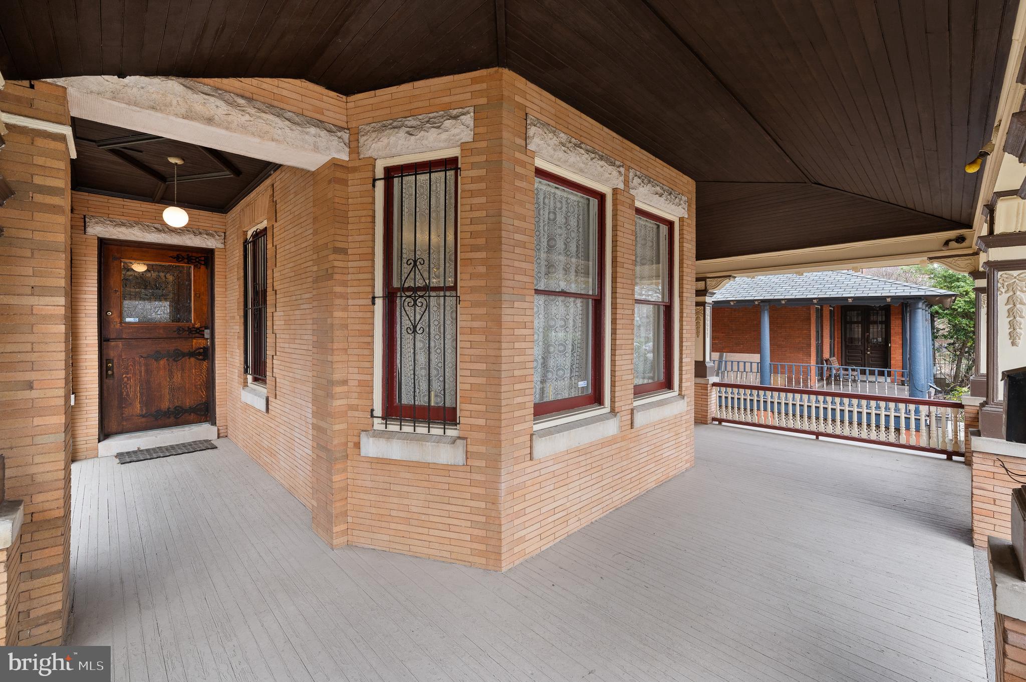 UNIVERSITY CITY - Residential