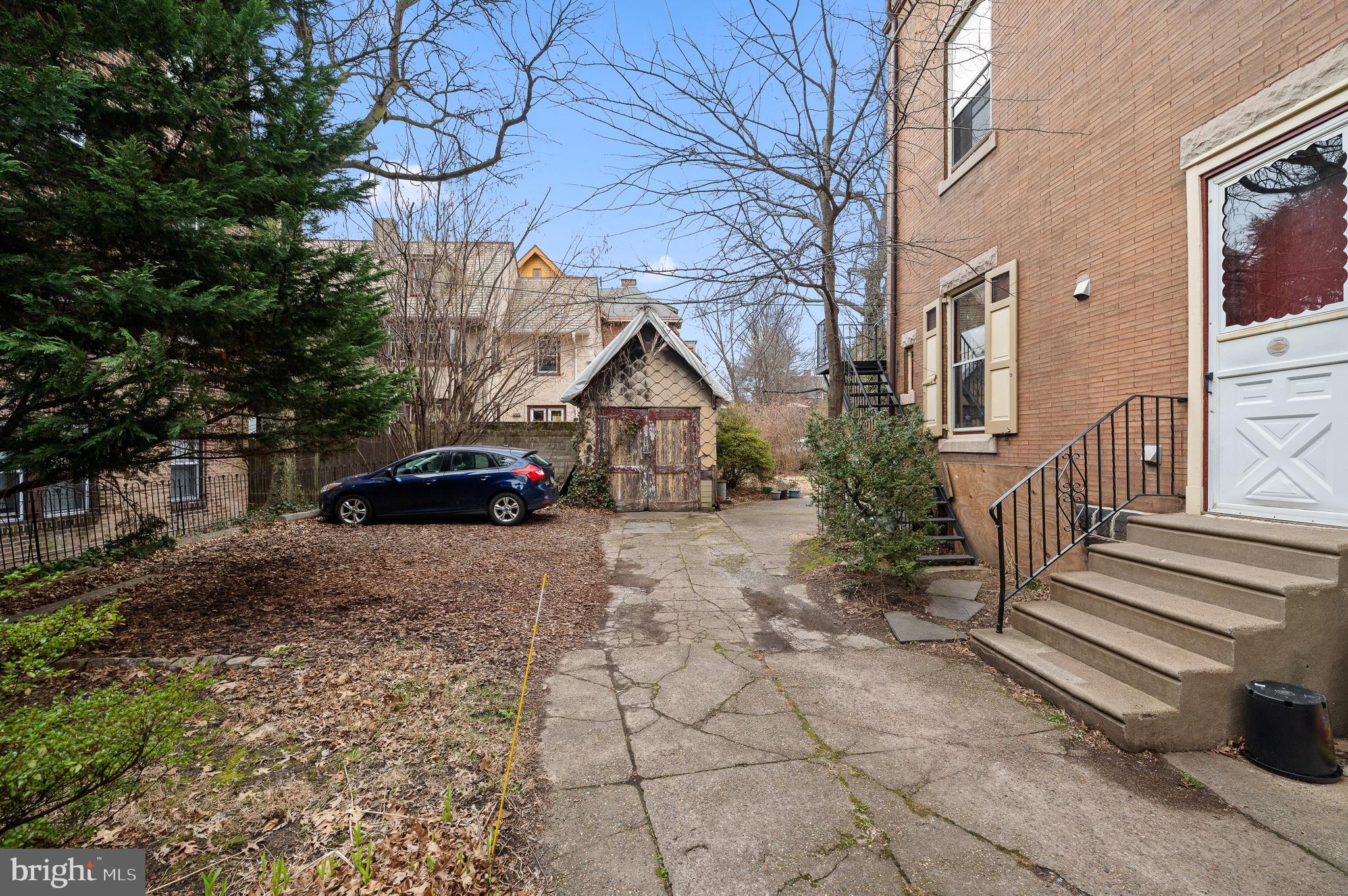 UNIVERSITY CITY - Residential