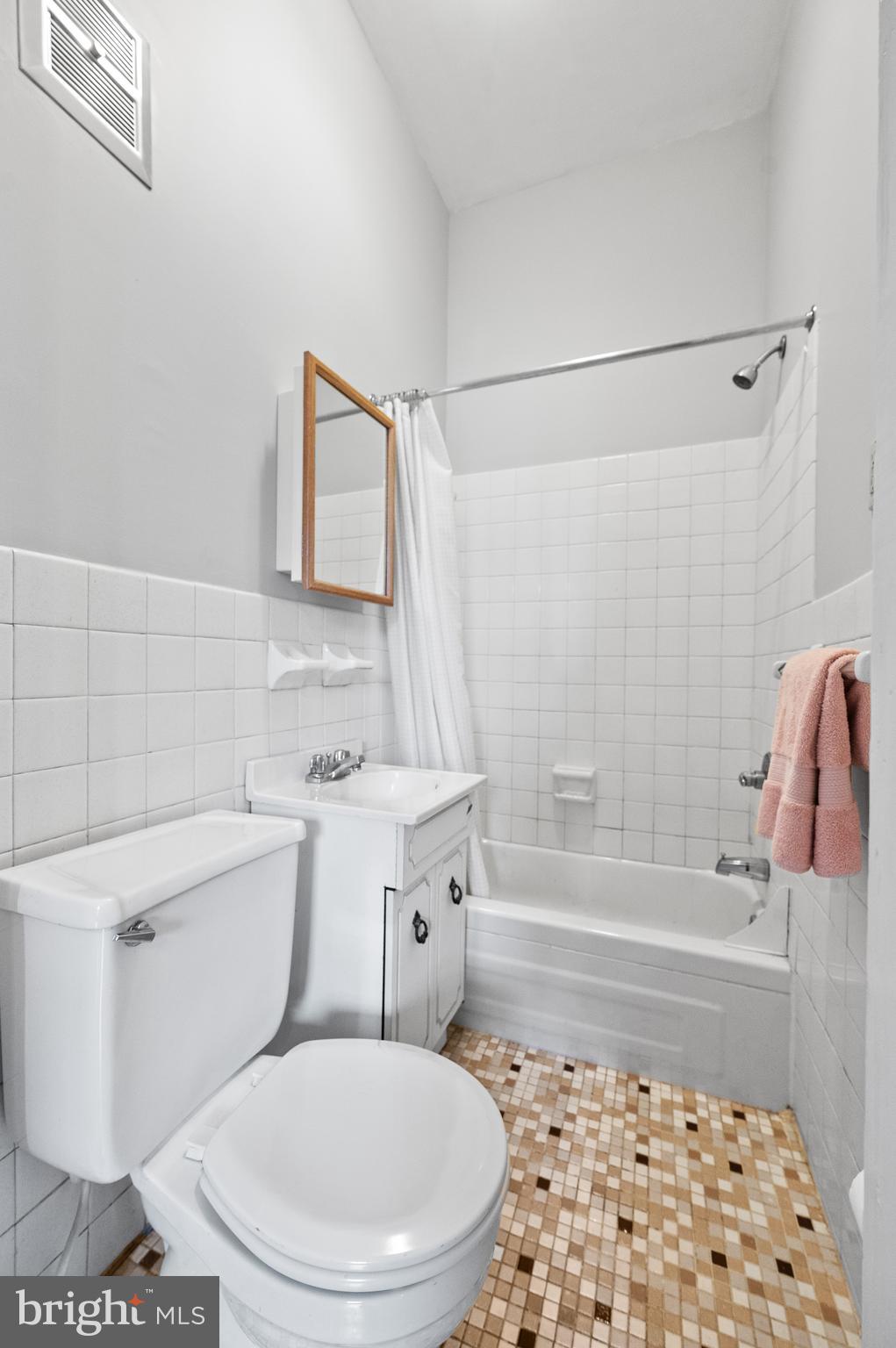 UNIVERSITY CITY - Residential