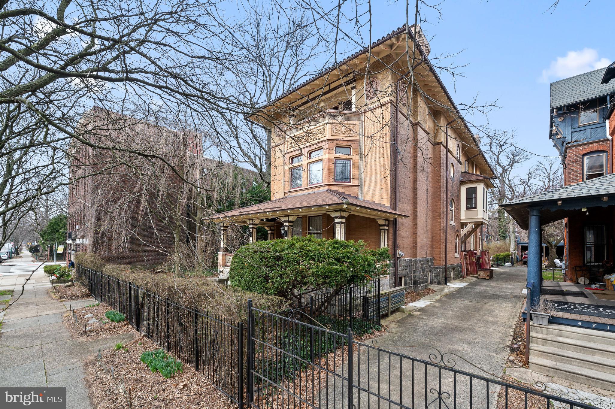 UNIVERSITY CITY - Residential