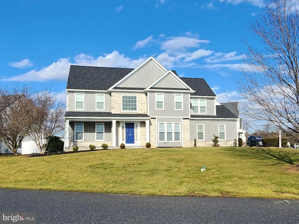 Photo of 8 FOX HOLLOW DR, LANCASTER, PA 17602 (MLS # PALA2031876)