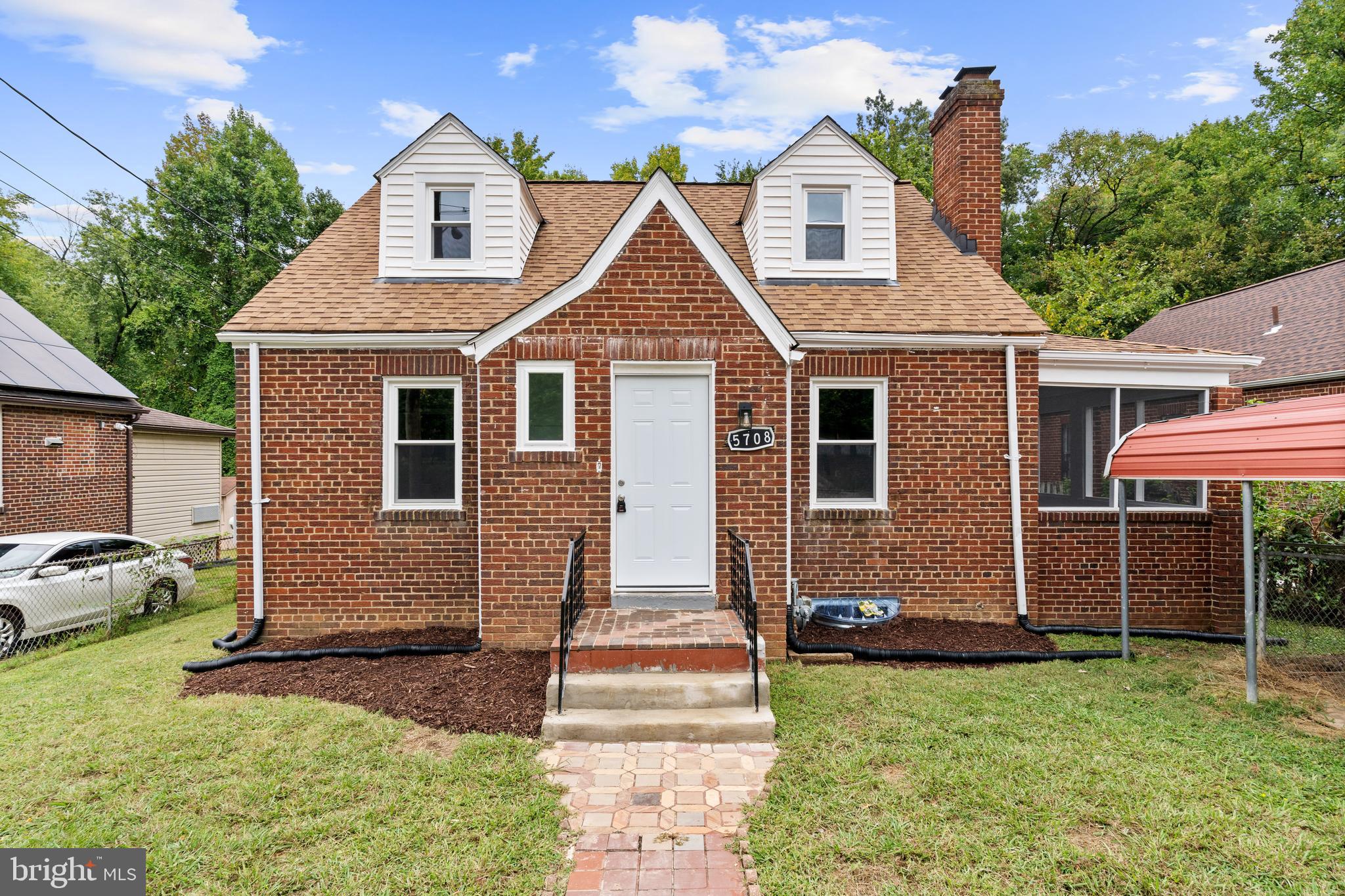 Well-maintained single-family home that has 3 bedrooms and 1 full bathroom. New windows. Sold as is Conveniently located within walking distance to the Capitol Heights Metro Station, bus stops.