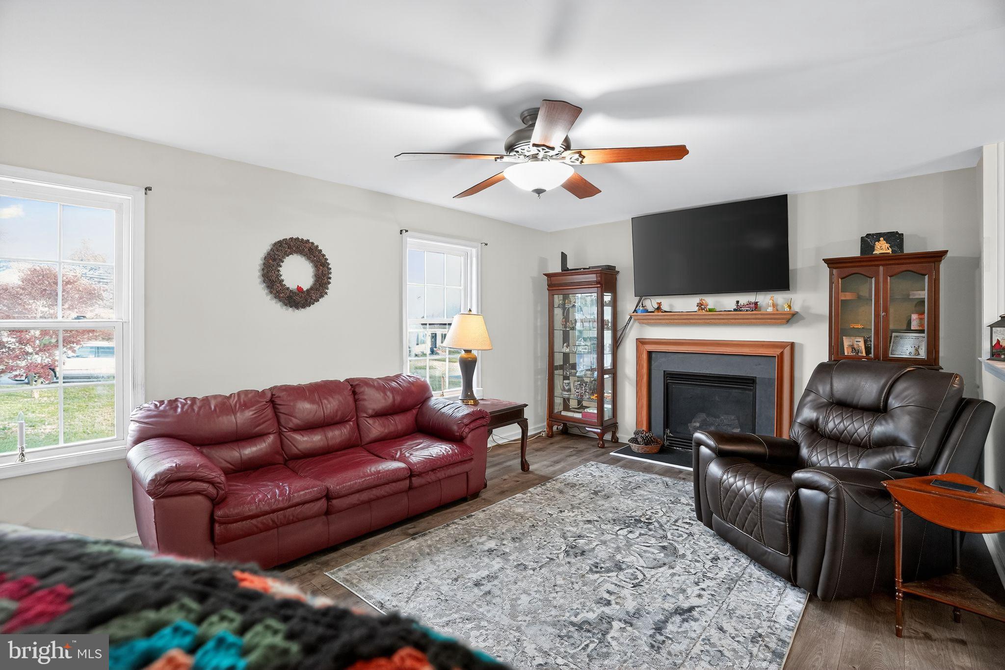 COLONIAL FARMS - Residential