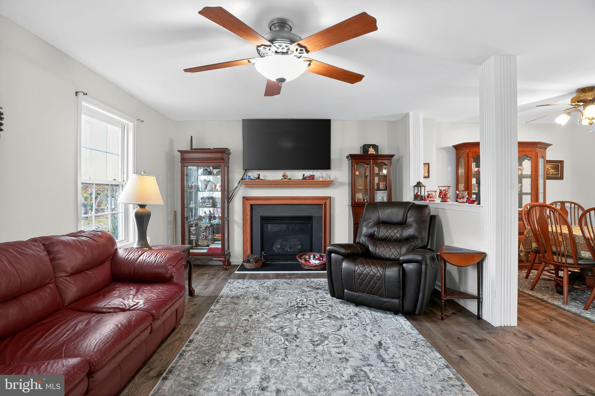 COLONIAL FARMS - Residential