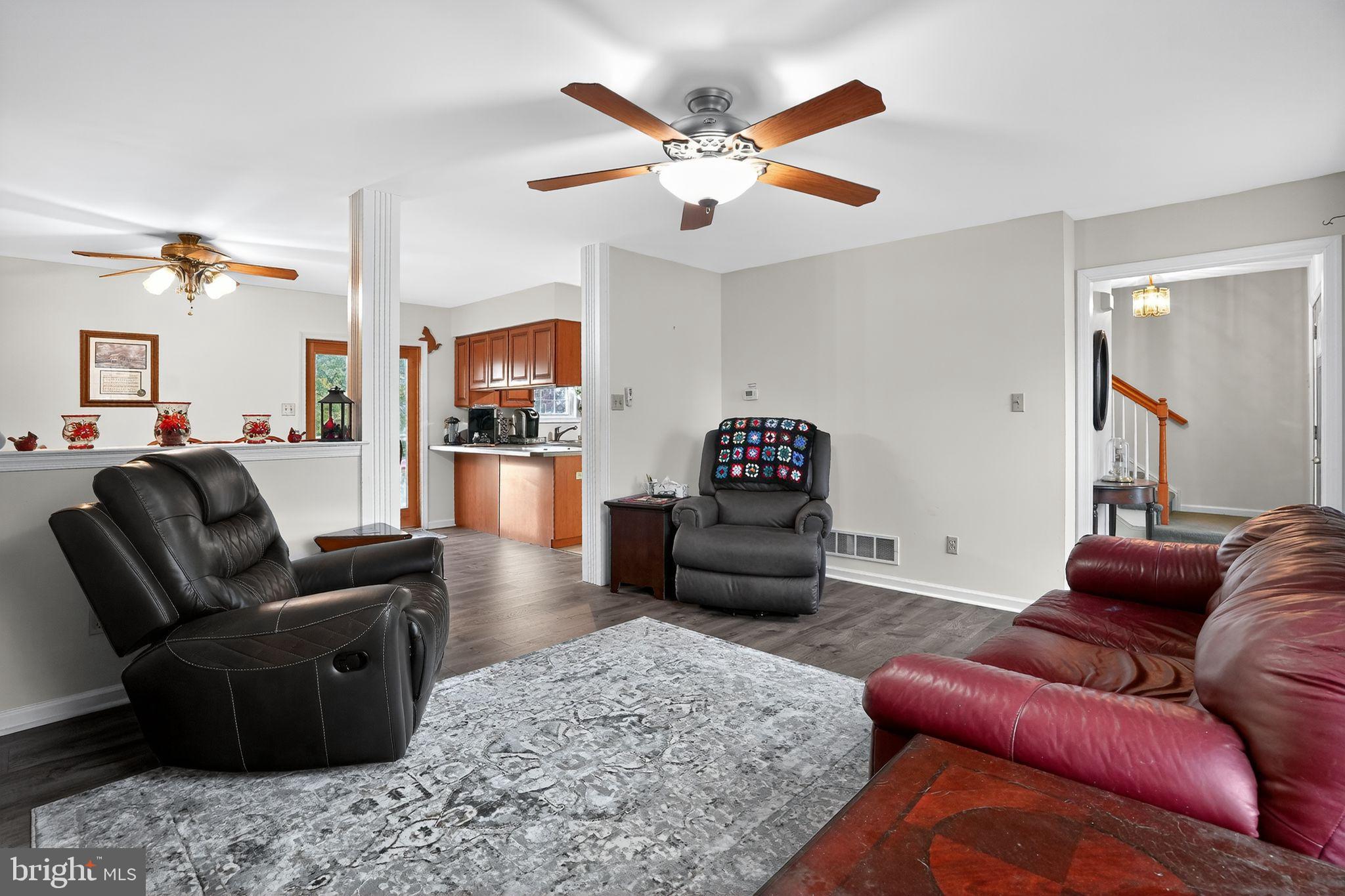 COLONIAL FARMS - Residential