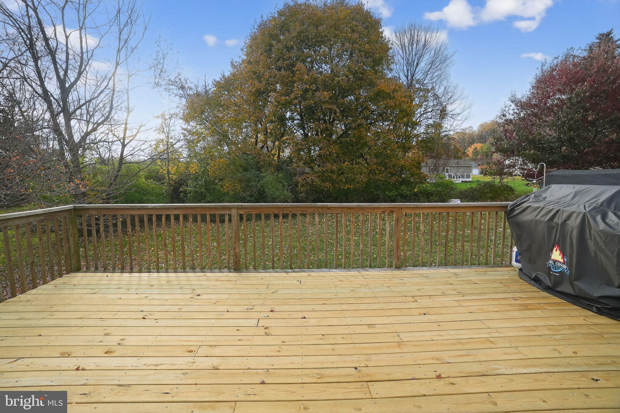 COLONIAL FARMS - Residential