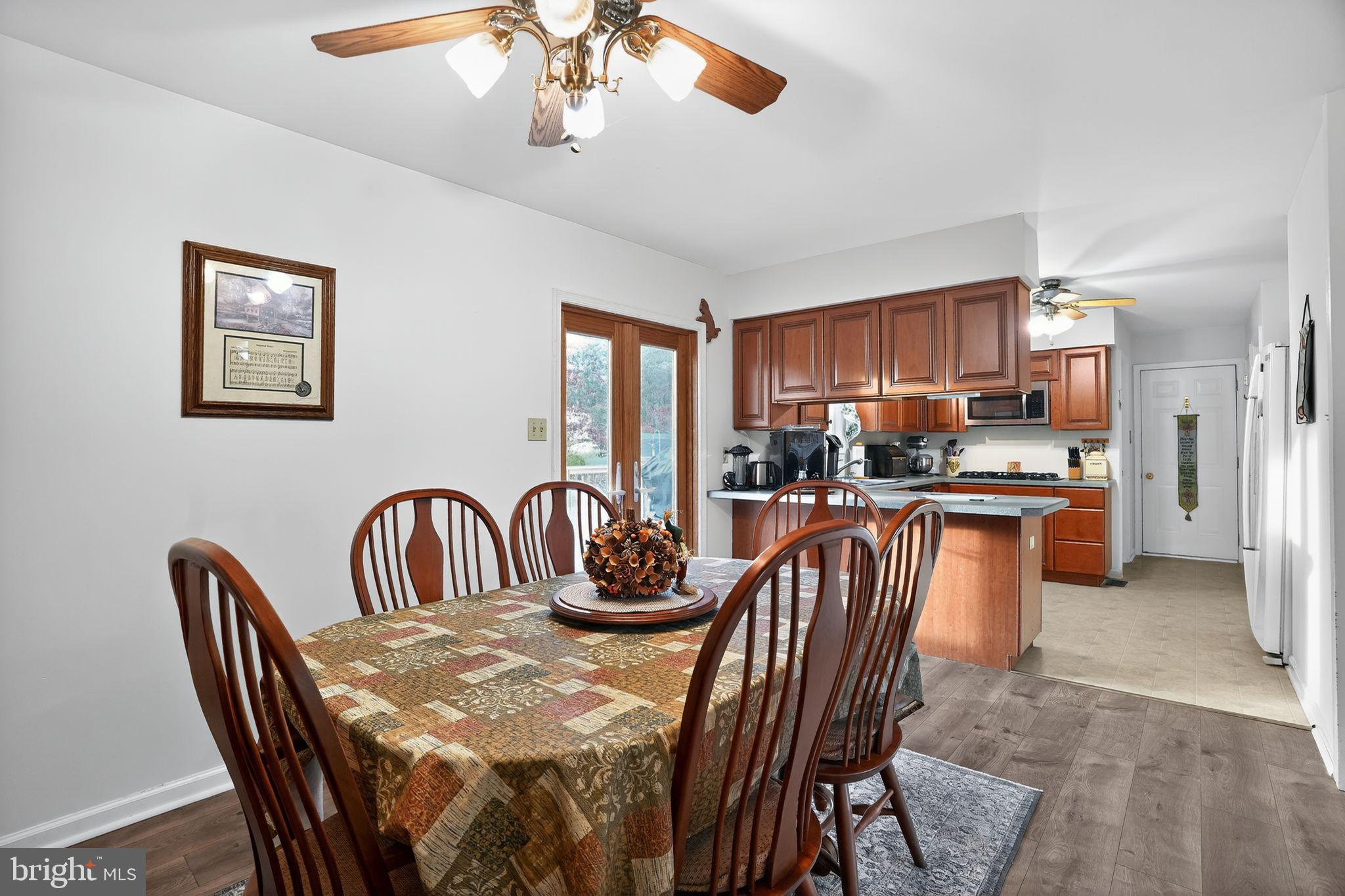 COLONIAL FARMS - Residential