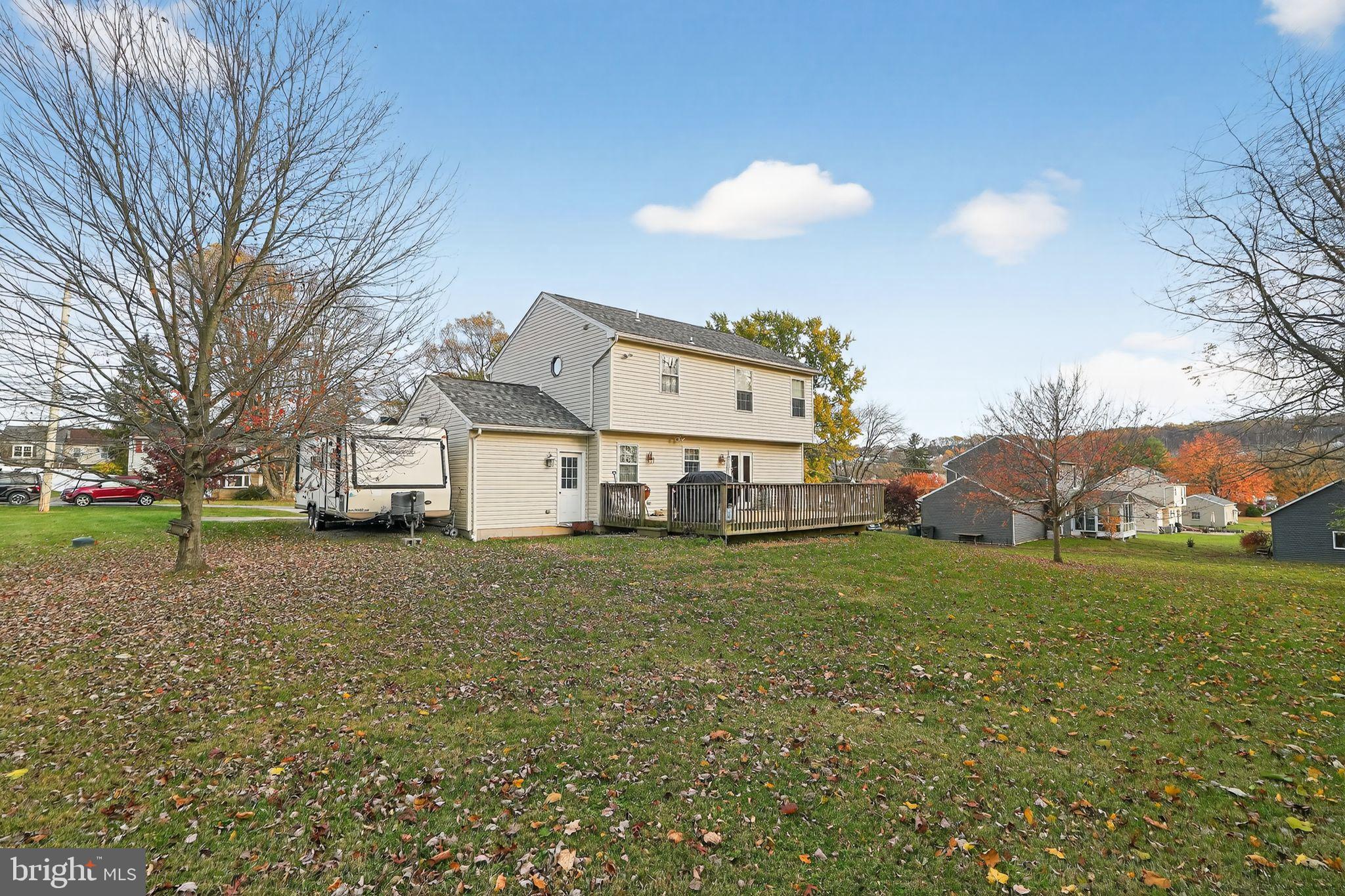 COLONIAL FARMS - Residential