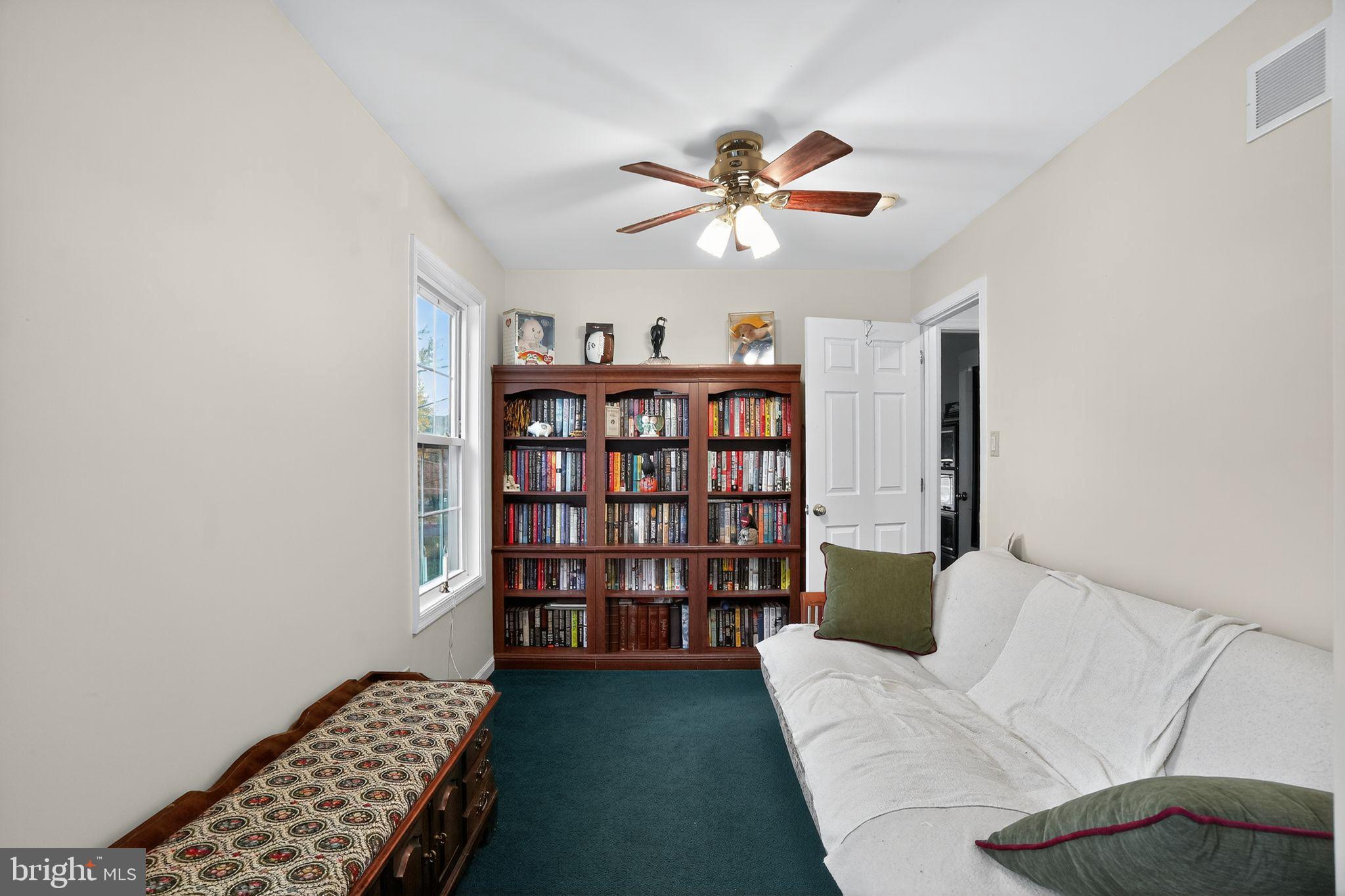 COLONIAL FARMS - Residential