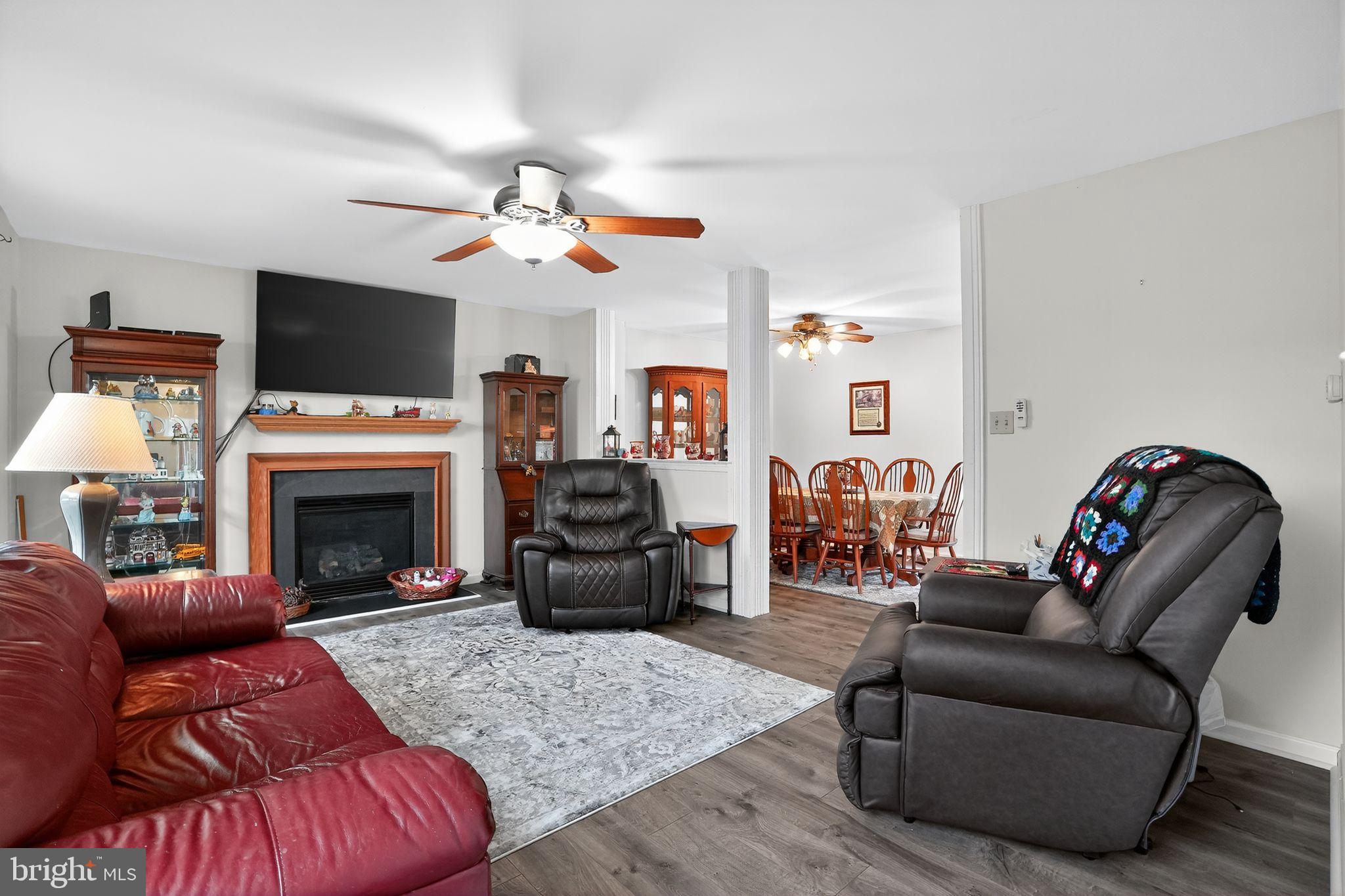 COLONIAL FARMS - Residential