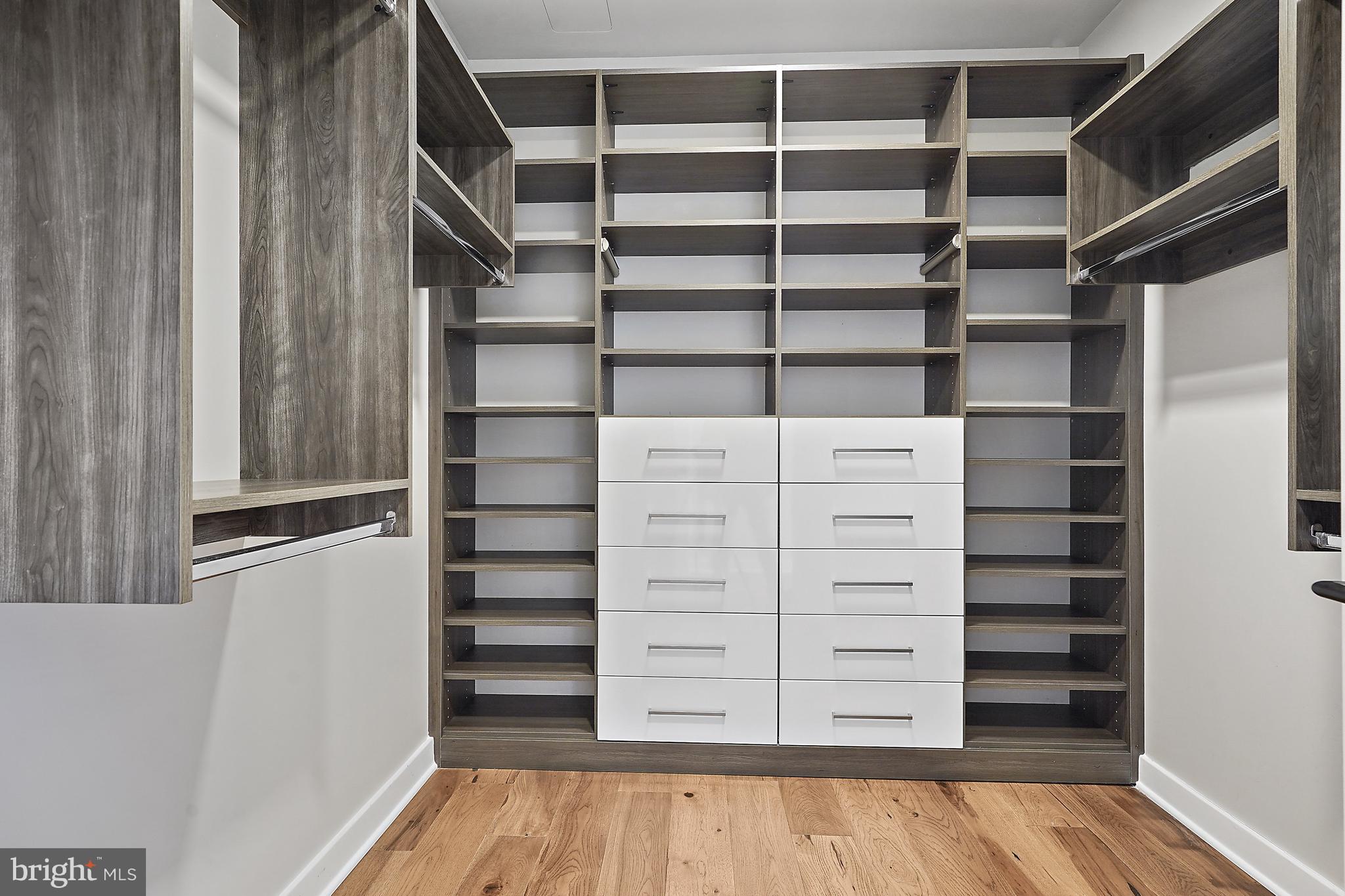 ROSSLYN - Residential