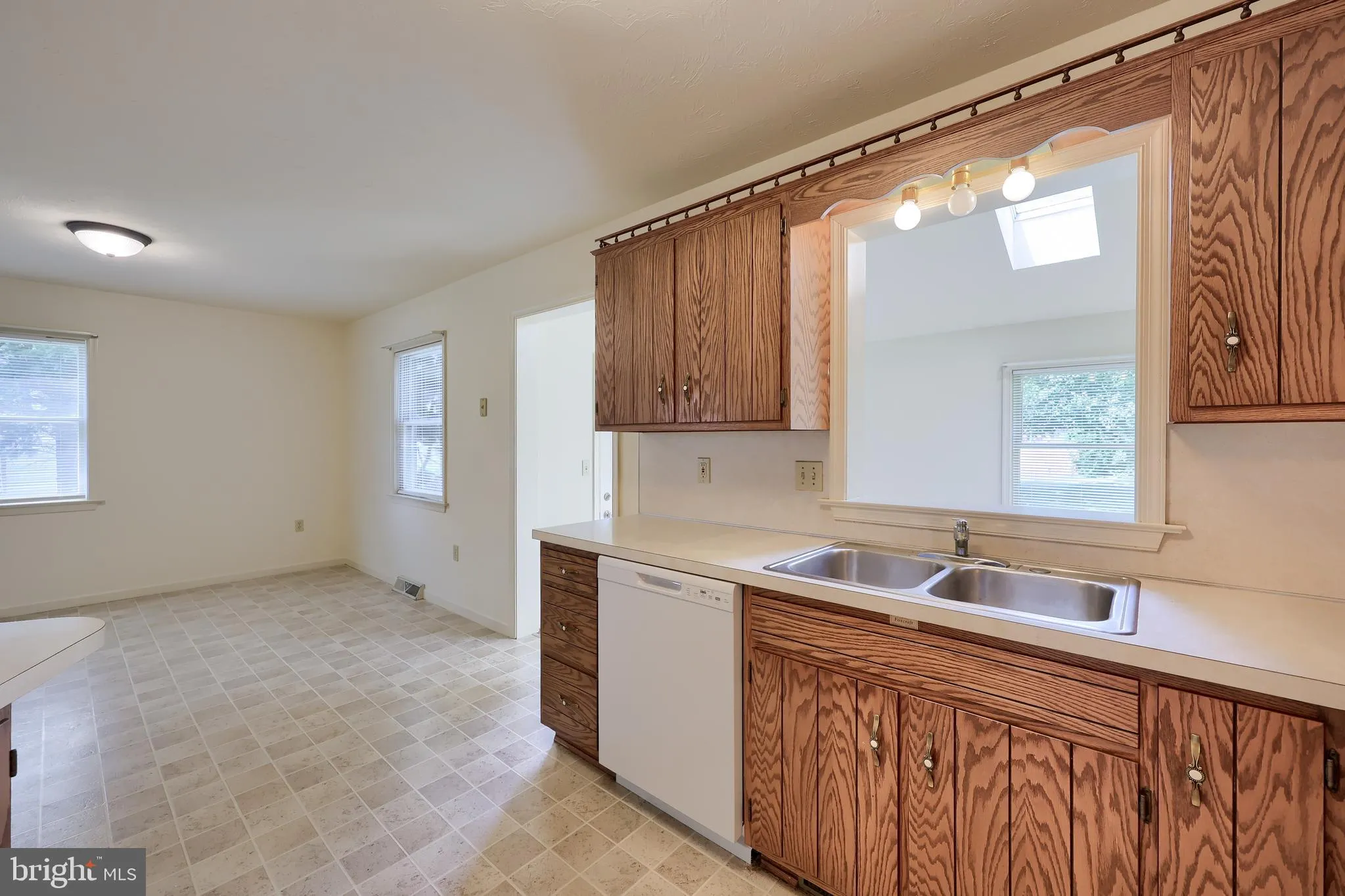 Denver, Pennsylvania 17517, United States, 3 Bedrooms Bedrooms, ,2 BathroomsBathrooms,Residential,Active,150934