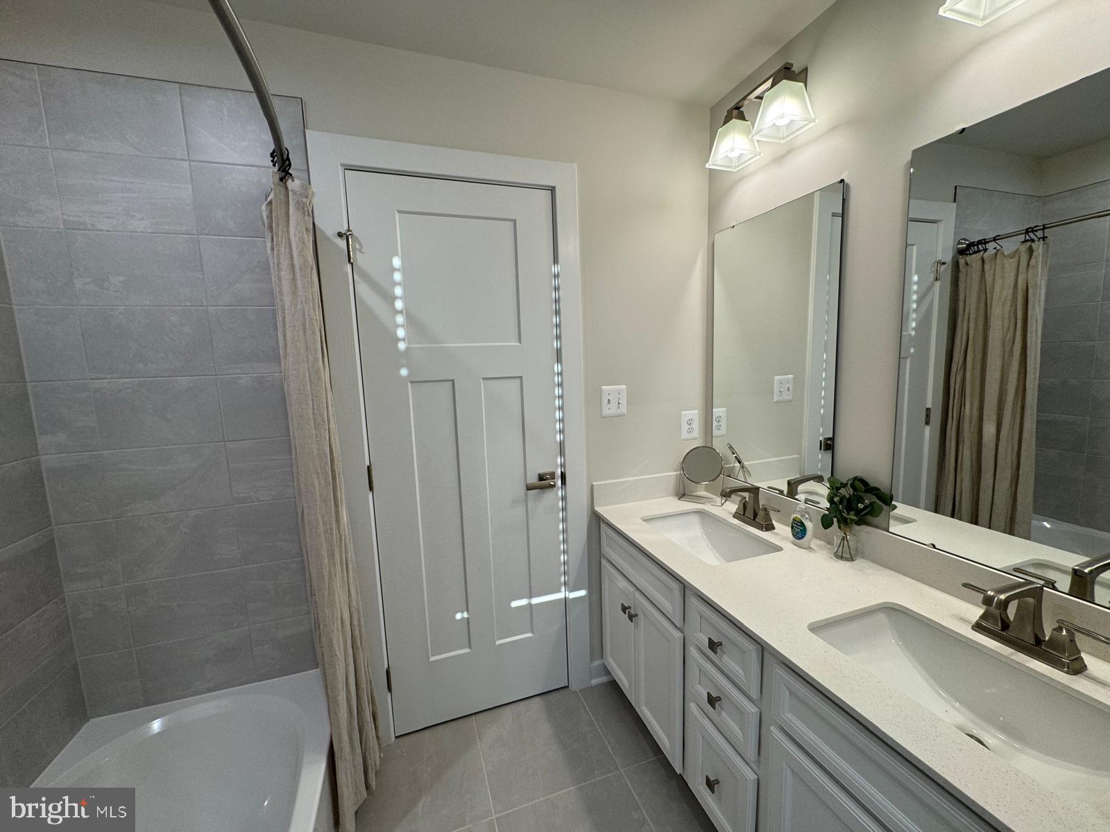 CANTER CREEK - Residential Lease