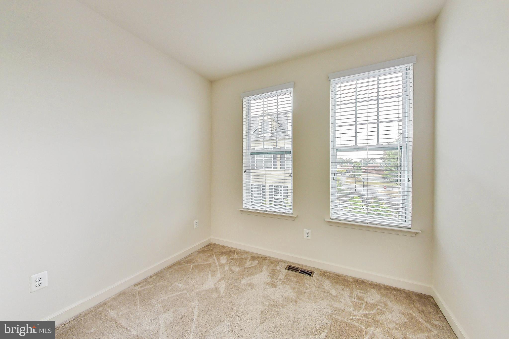 WOOD GLEN - Residential