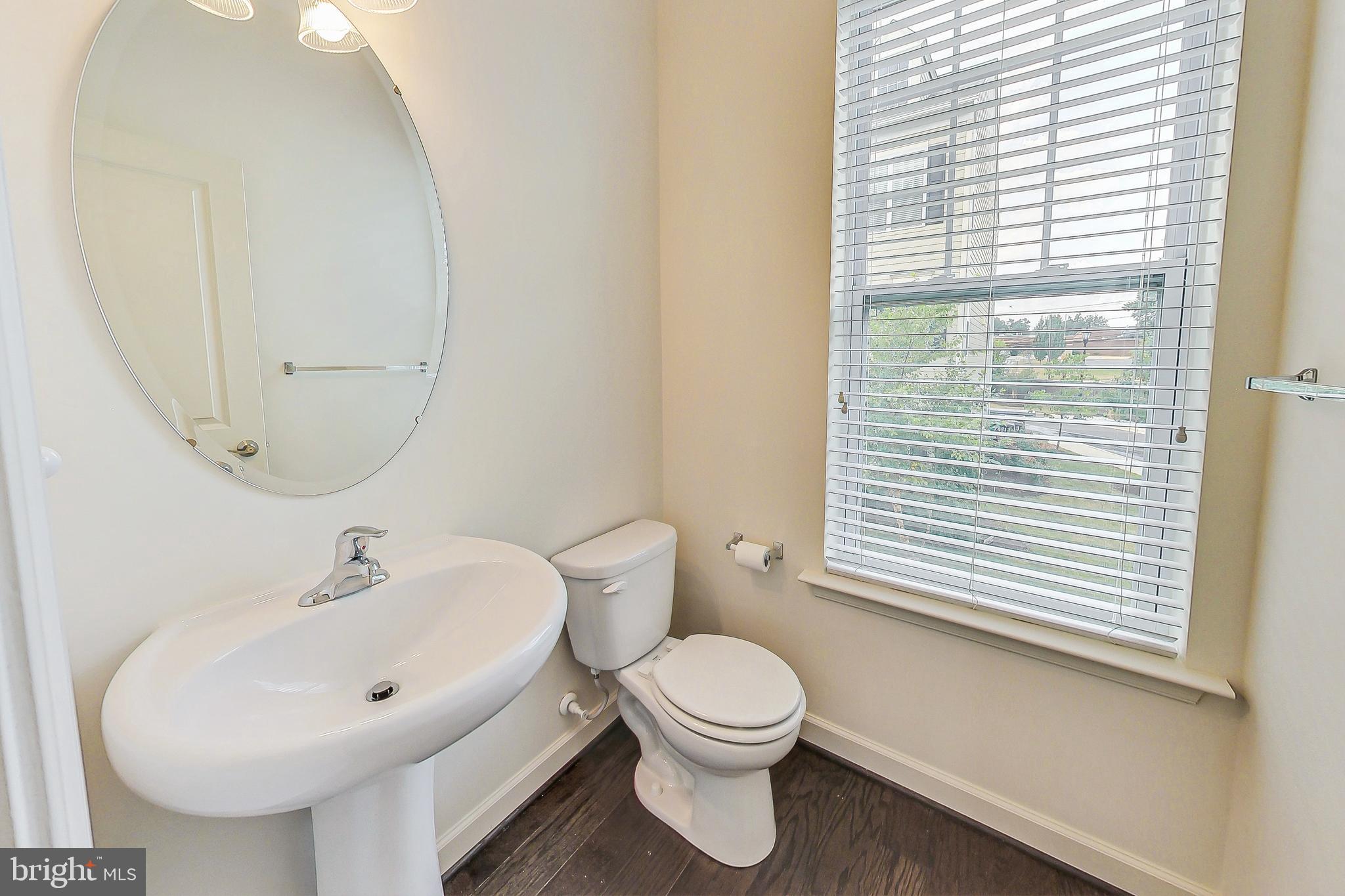 WOOD GLEN - Residential