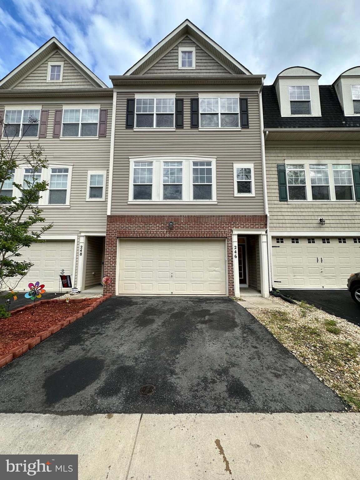 WOODSTREAM - Residential Lease