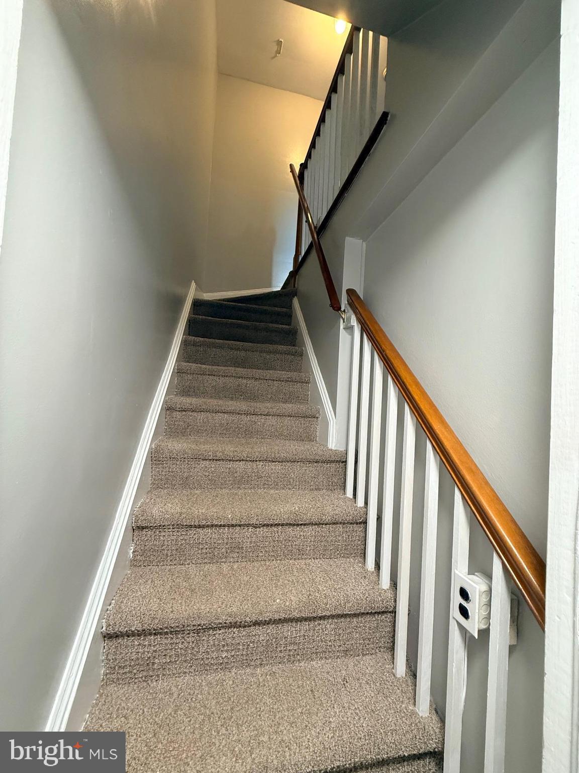 TEN HILLS - Residential