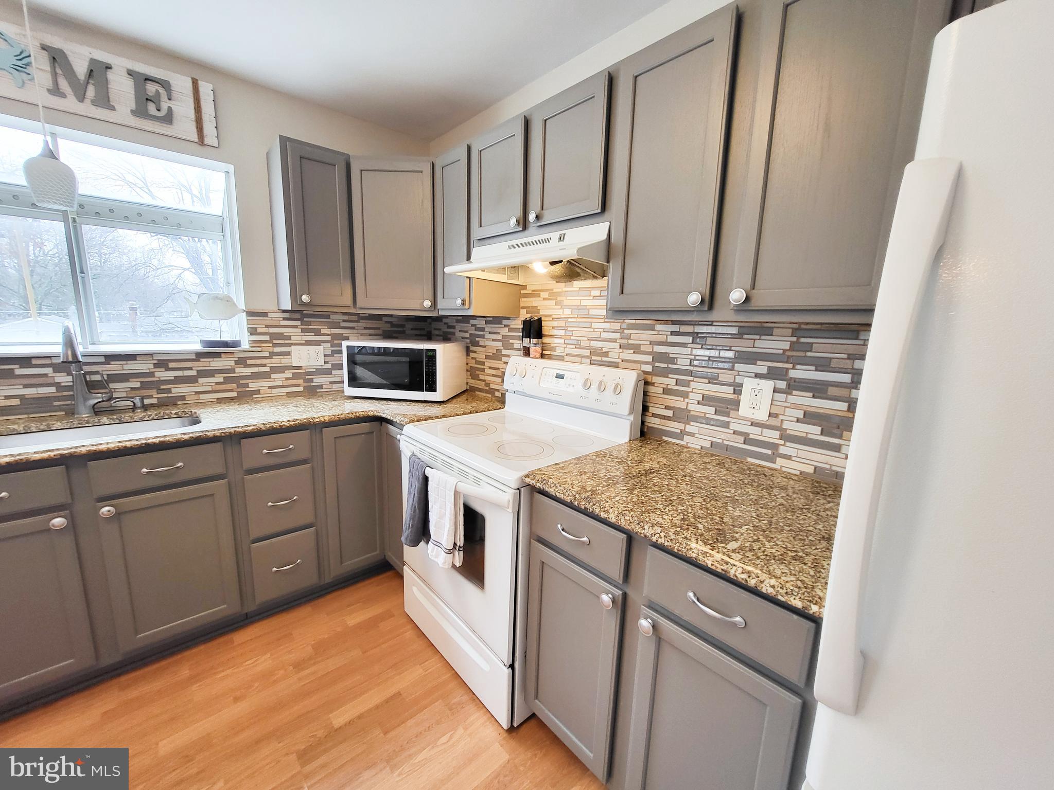 PARKER CREEK VIEW - Residential