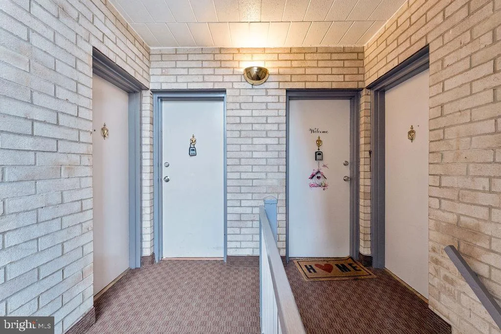 7704 Donnybrook Court Unit 102, Annandale, VA 22003