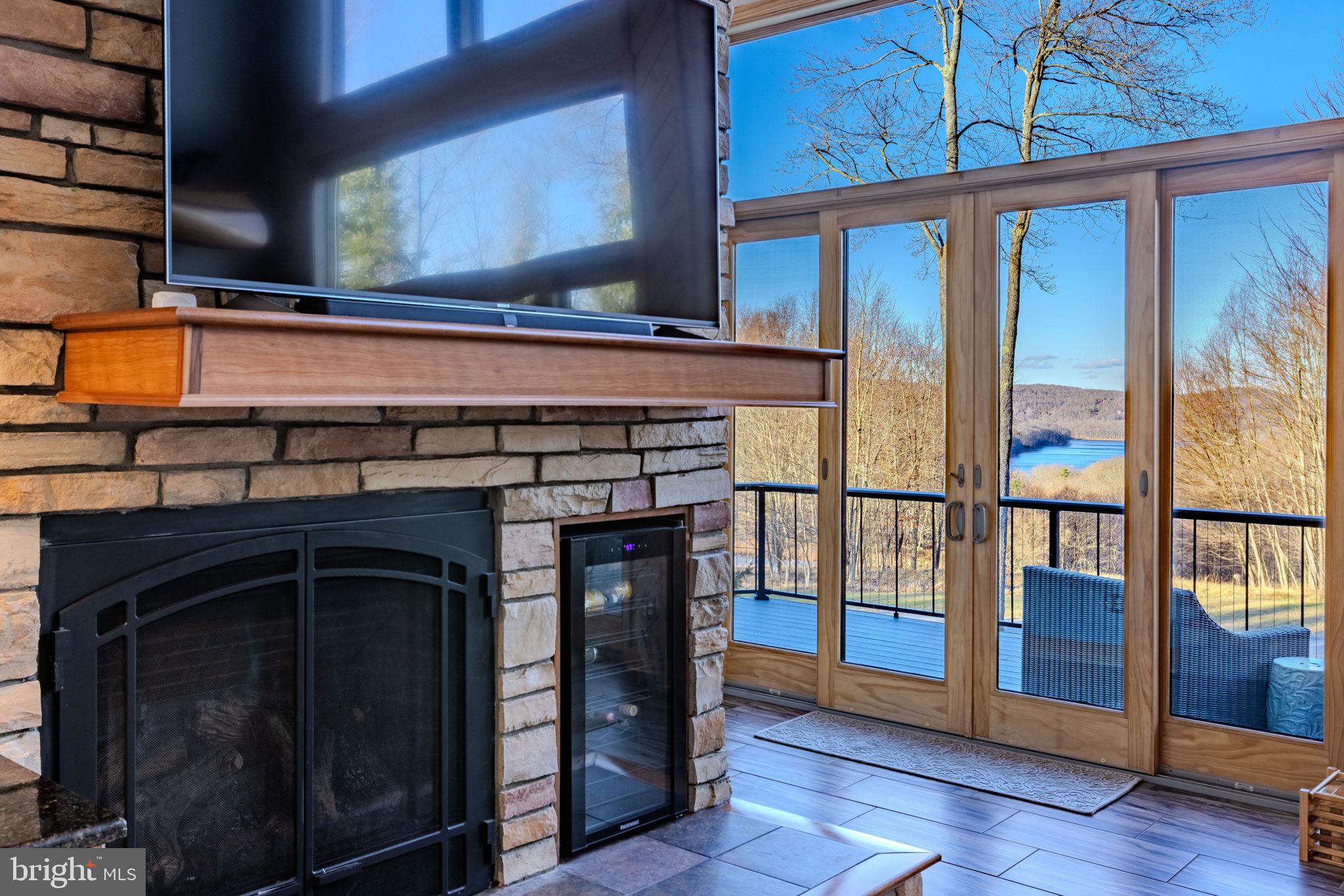 THE VIEW - Residential