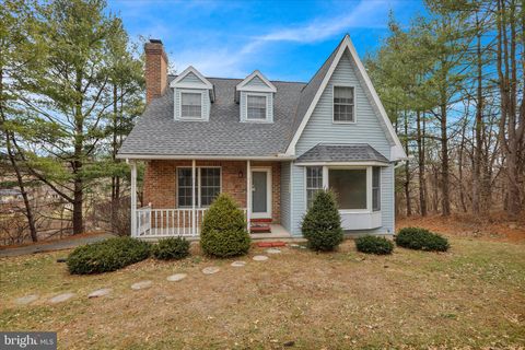 60 PLEASANT DRIVE BERNVILLE PA 19506