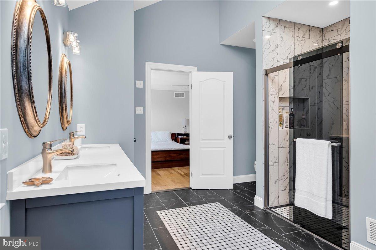 THORNBURY HUNT - Residential