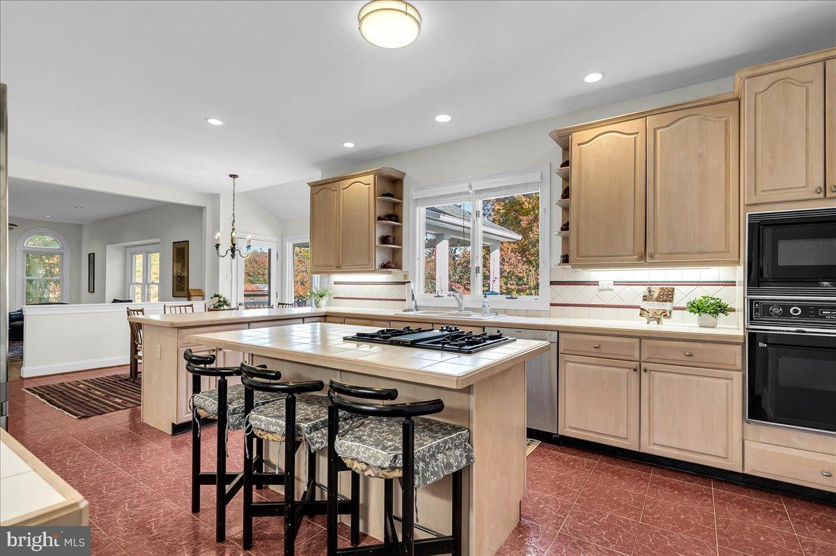 THORNBURY HUNT - Residential