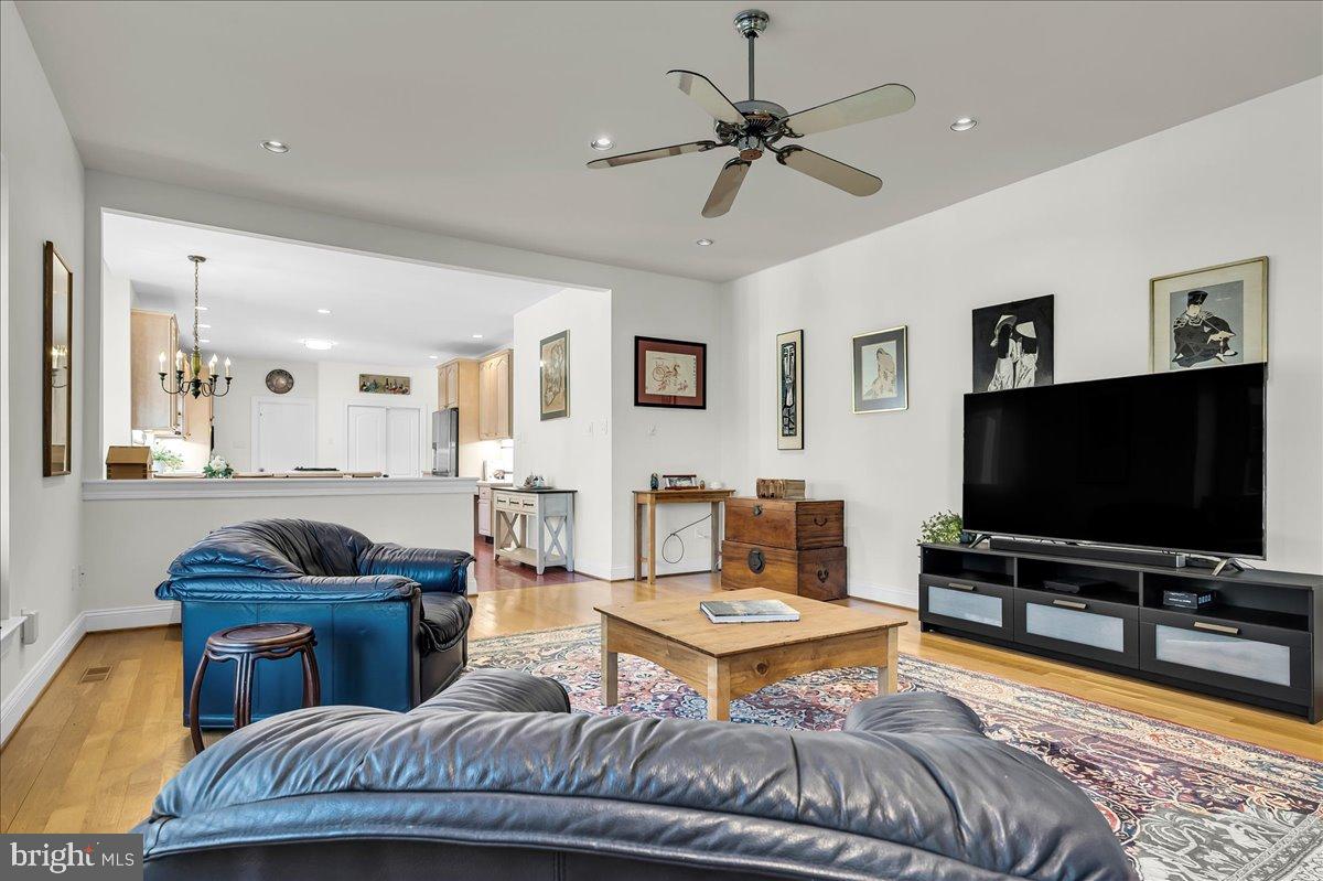 THORNBURY HUNT - Residential