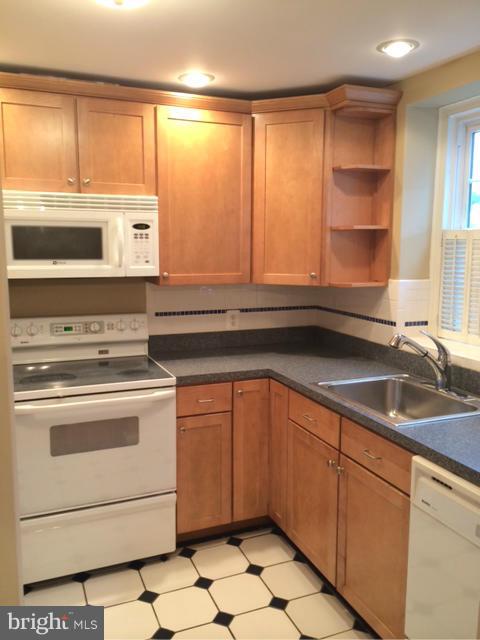 FAIRLINGTON VILLAGES - Residential Lease