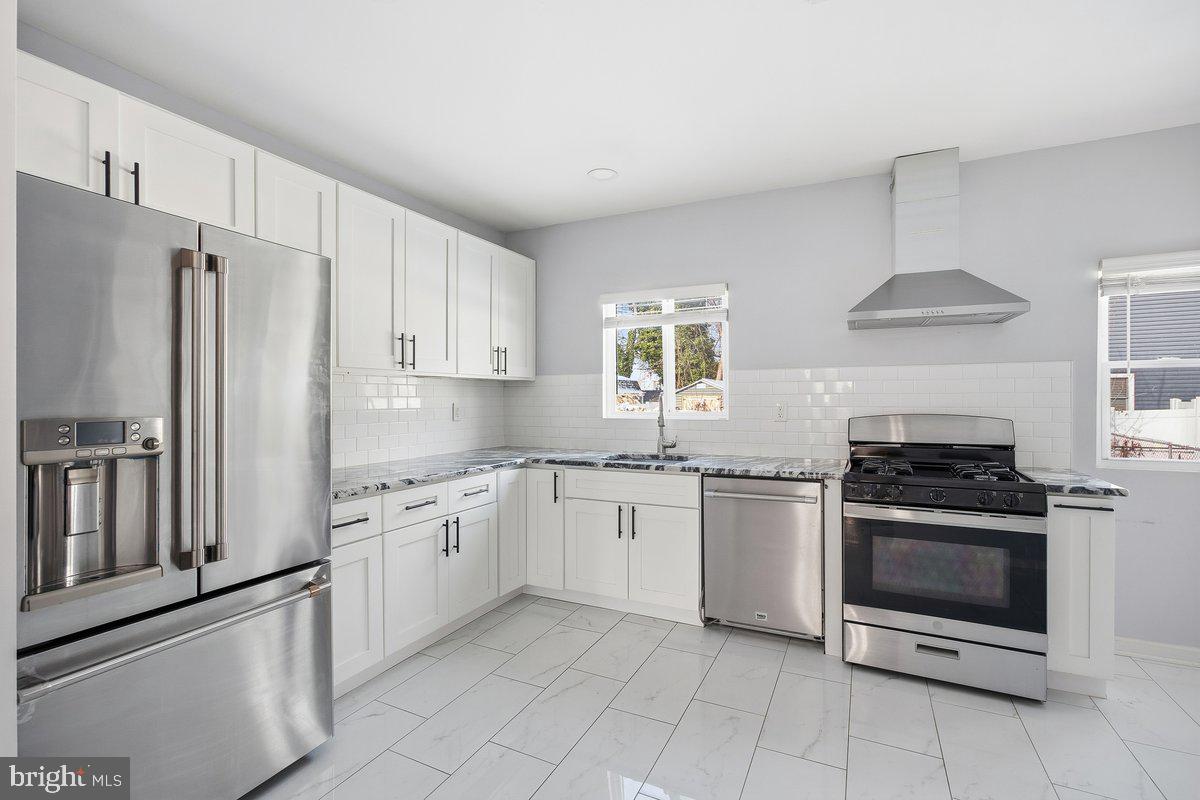 5409 MANSION BOULEVARD