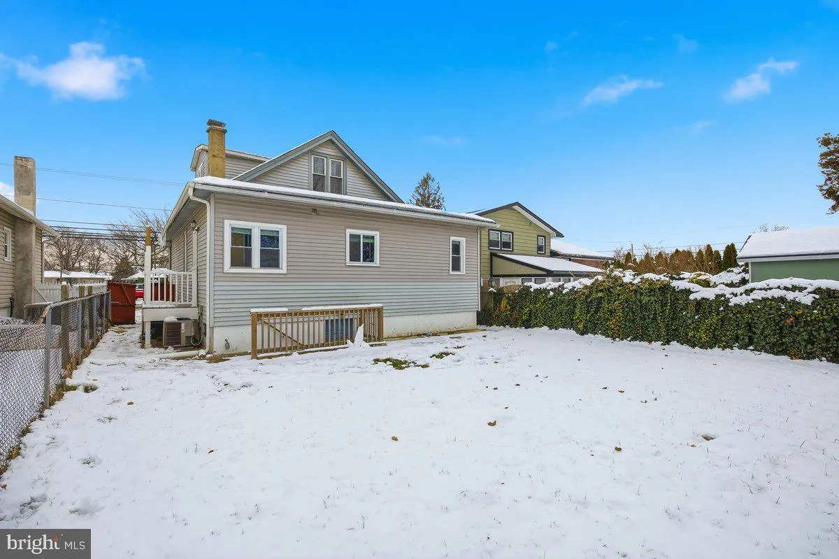 Pennsauken, New Jersey 08109, United States, 3 Bedrooms Bedrooms, ,2 BathroomsBathrooms,Residential,Active,197518