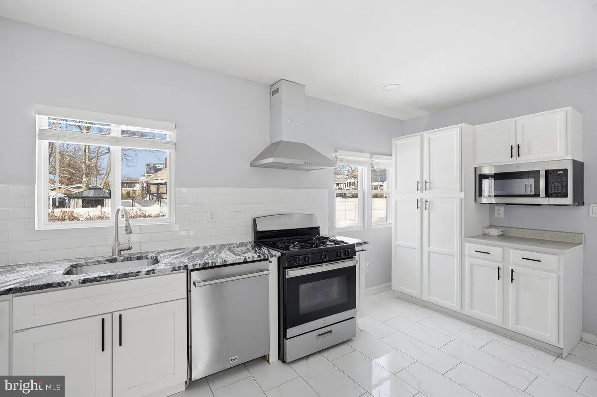 Pennsauken, New Jersey 08109, United States, 3 Bedrooms Bedrooms, ,2 BathroomsBathrooms,Residential,Active,197518