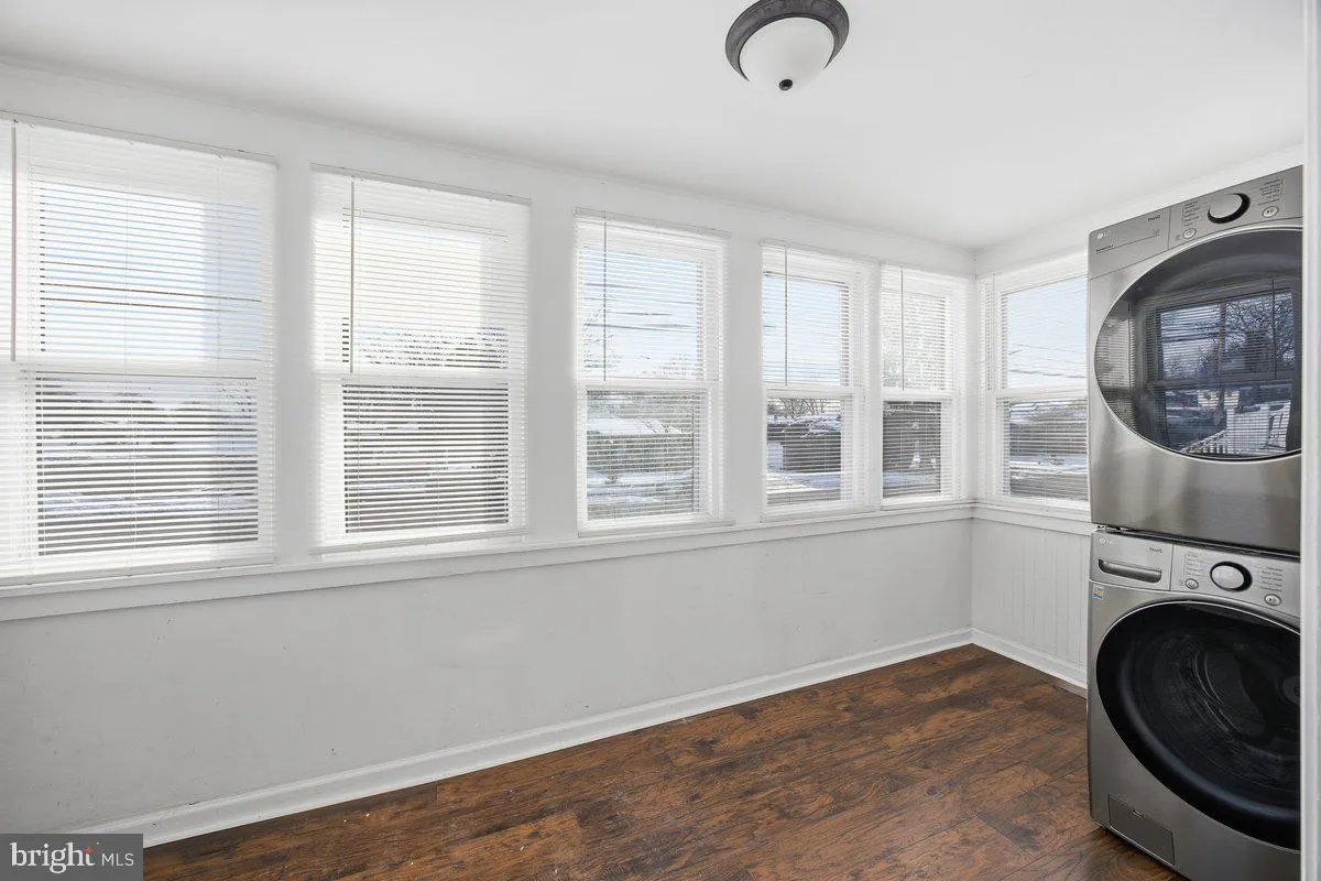 Pennsauken, New Jersey 08109, United States, 3 Bedrooms Bedrooms, ,2 BathroomsBathrooms,Residential,Active,197518