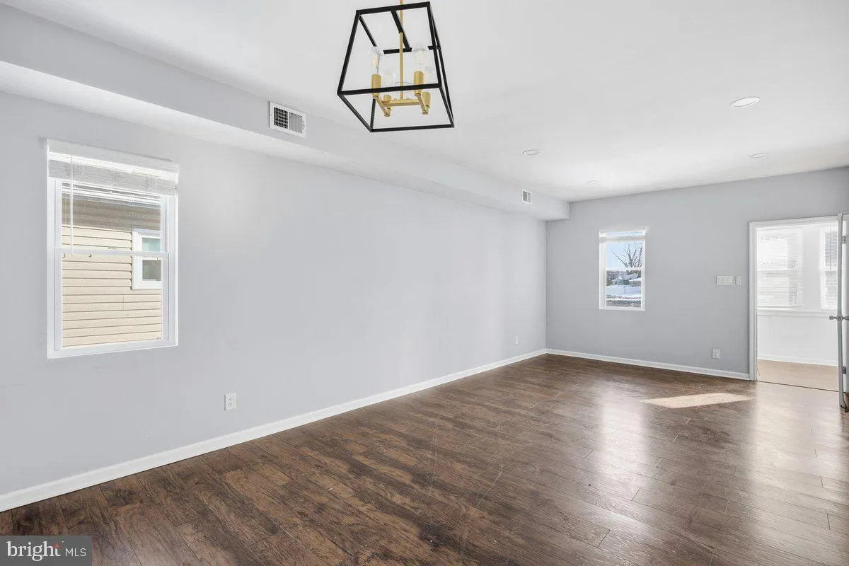 Pennsauken, New Jersey 08109, United States, 3 Bedrooms Bedrooms, ,2 BathroomsBathrooms,Residential,Active,197518