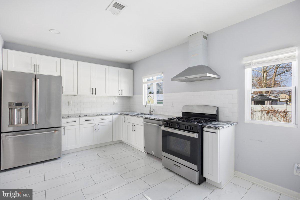 5409 MANSION BOULEVARD