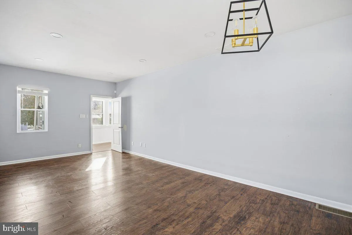 Pennsauken, New Jersey 08109, United States, 3 Bedrooms Bedrooms, ,2 BathroomsBathrooms,Residential,Active,197518