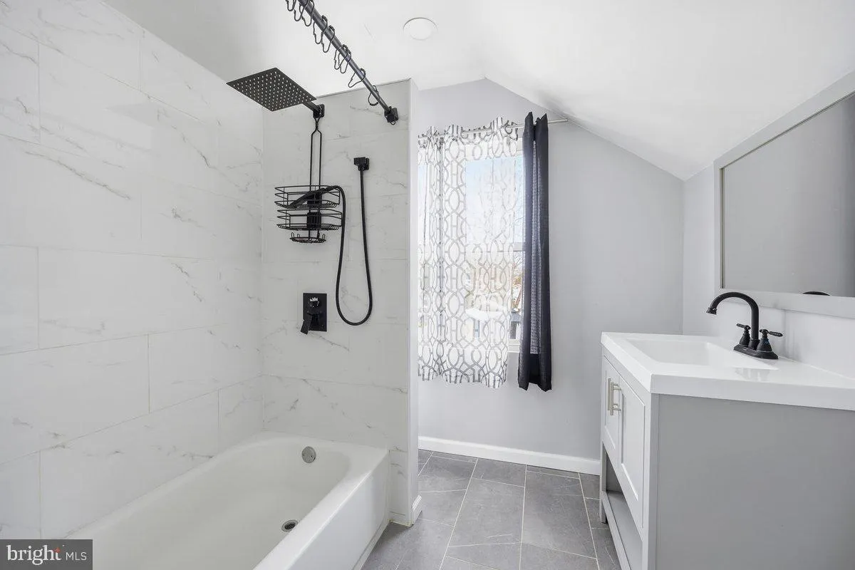 Pennsauken, New Jersey 08109, United States, 3 Bedrooms Bedrooms, ,2 BathroomsBathrooms,Residential,Active,197518