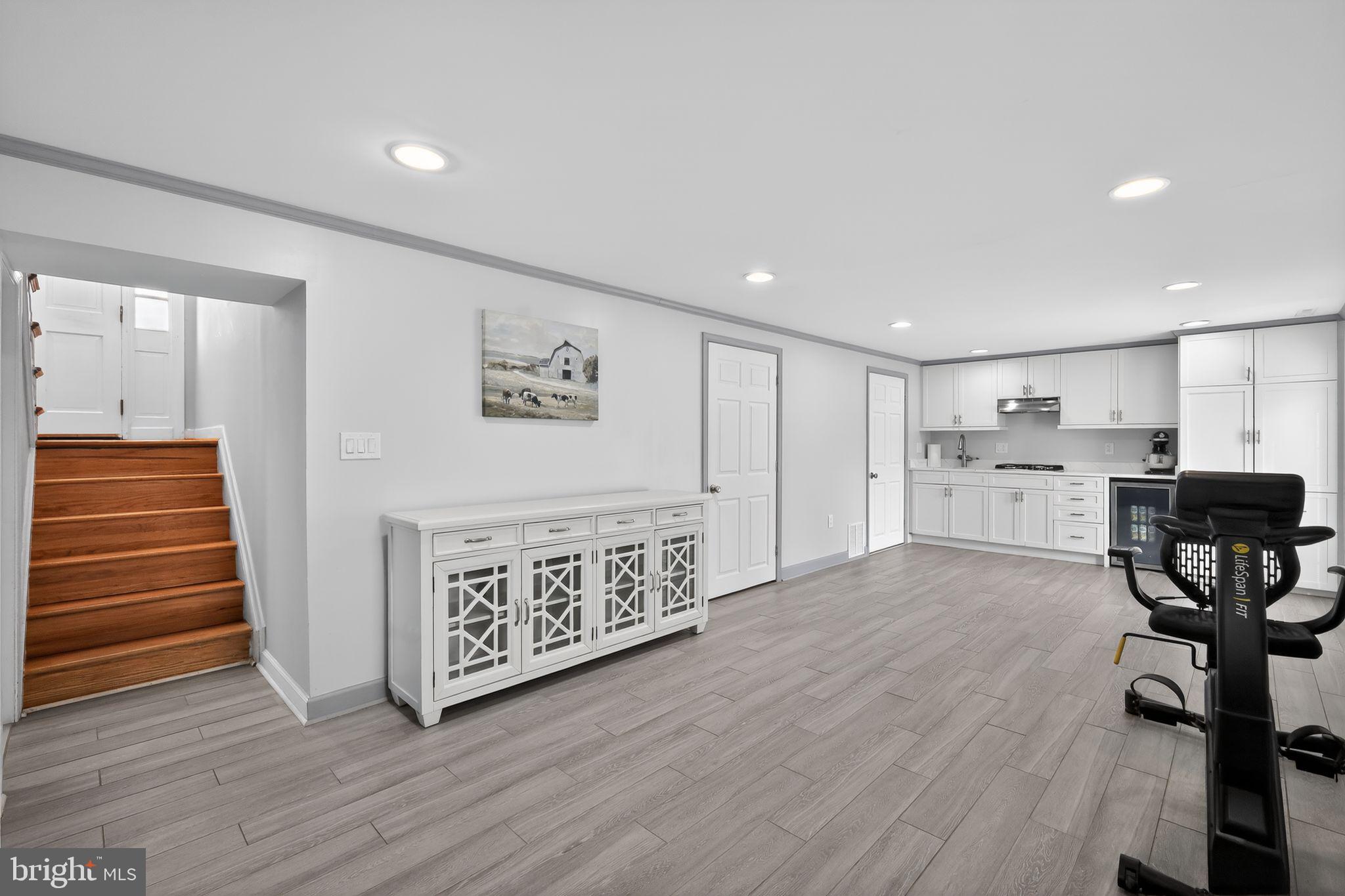 MONTEVIDEO COURT - Residential