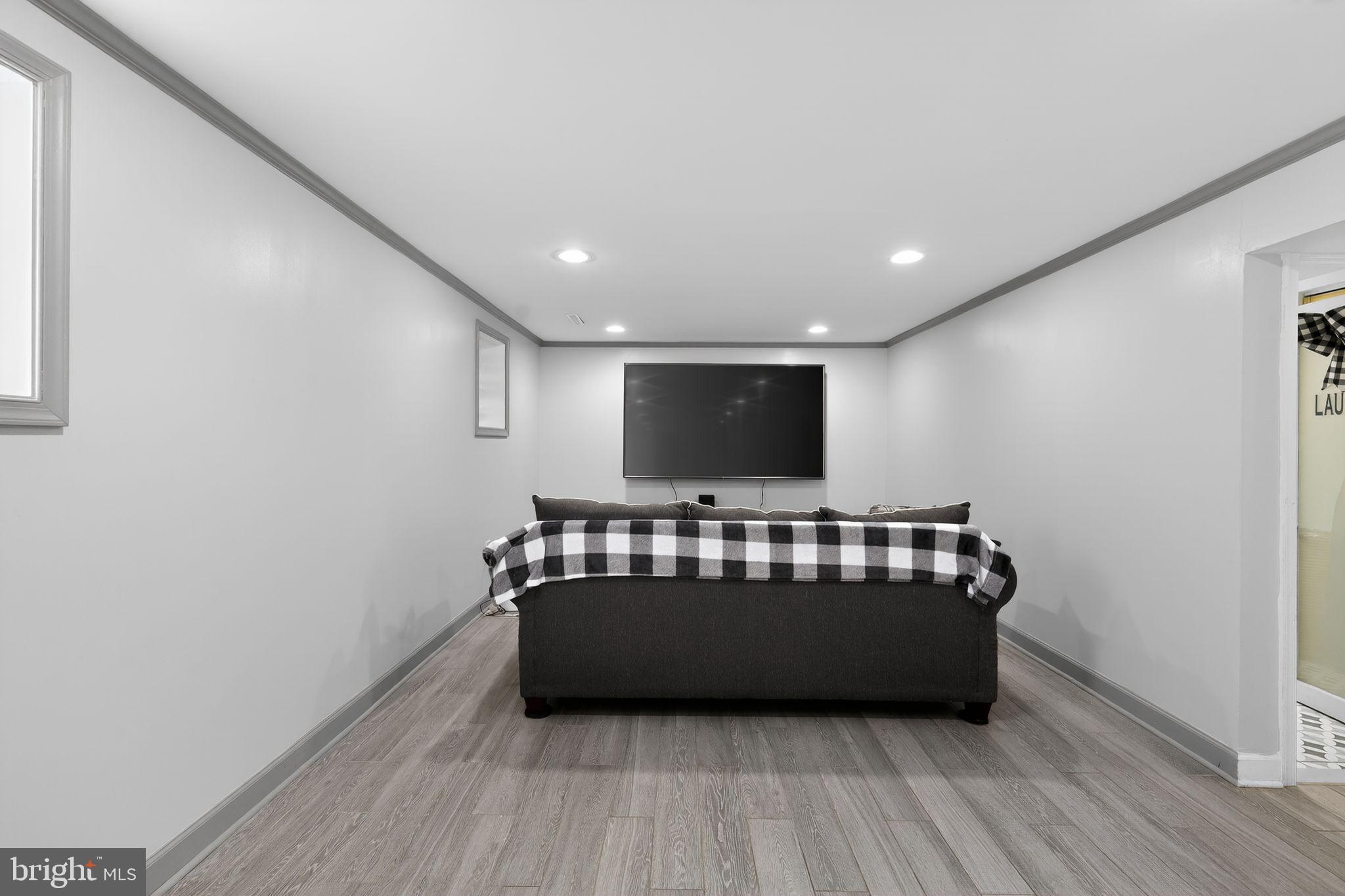 MONTEVIDEO COURT - Residential