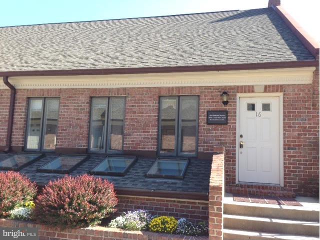 SHERWOOD CROSSING - Commercial Lease