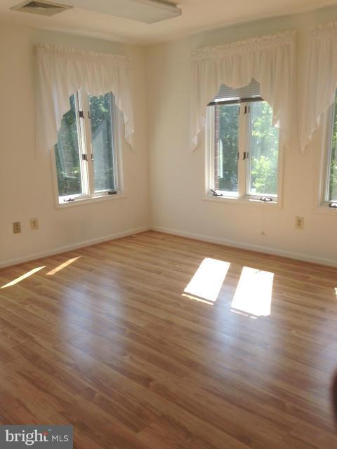 SHERWOOD CROSSING - Commercial Lease